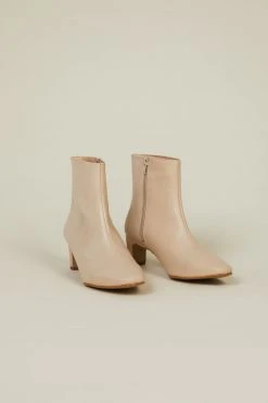 Intentionally Blank LAS HEELED BOOT Clouds SHOES