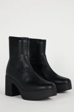 Intentionally Blank MARLOWE PLATFORM BOOT Black Vegan