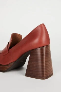 Intentionally Blank MOORE OXFORD HEEL Crimson