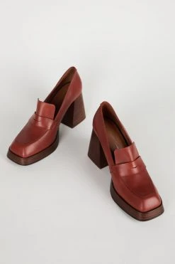 Intentionally Blank MOORE OXFORD HEEL Crimson