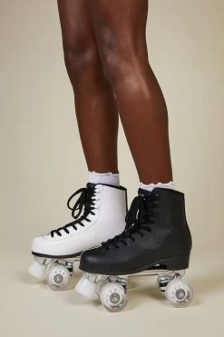 Intentionally Blank IB ROLLER SKATES PARTNER ROLLER SKATE Black White