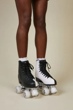 Intentionally Blank IB ROLLER SKATES PARTNER ROLLER SKATE Black White