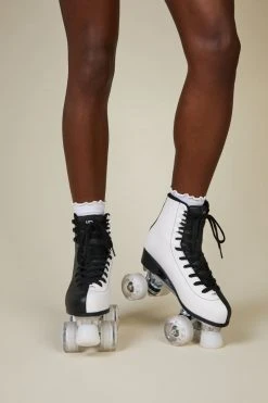 Intentionally Blank IB ROLLER SKATES PARTNER ROLLER SKATE Black White