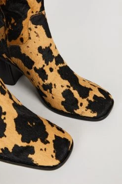 Intentionally Blank PG BOOT Moo Latte