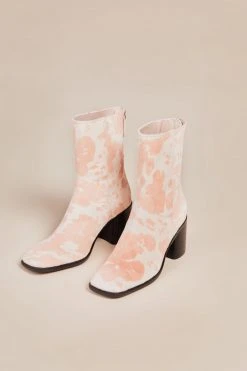 Intentionally Blank SHOES PG BOOT Moo Baby Pink