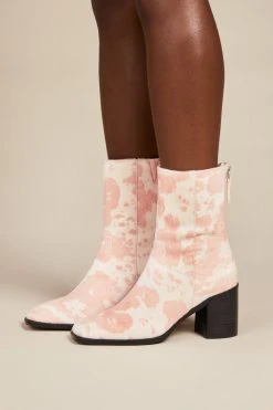 Intentionally Blank SHOES PG BOOT Moo Baby Pink