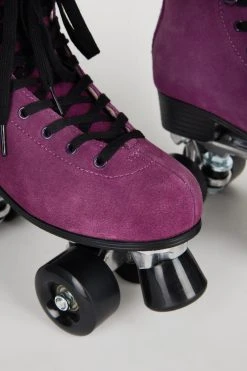 Intentionally Blank IB ROLLER SKATES RINK ROLLER SKATE Electric Plum 9 Intentionally Blank IB ROLLER SKATES RINK ROLLER SKATE Electric Plum
