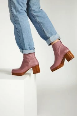 Intentionally Blank SPEED PLATFORM BOOT Lilac