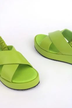 Intentionally Blank NEW SHOES STARRY FLATFORM SANDAL Apple