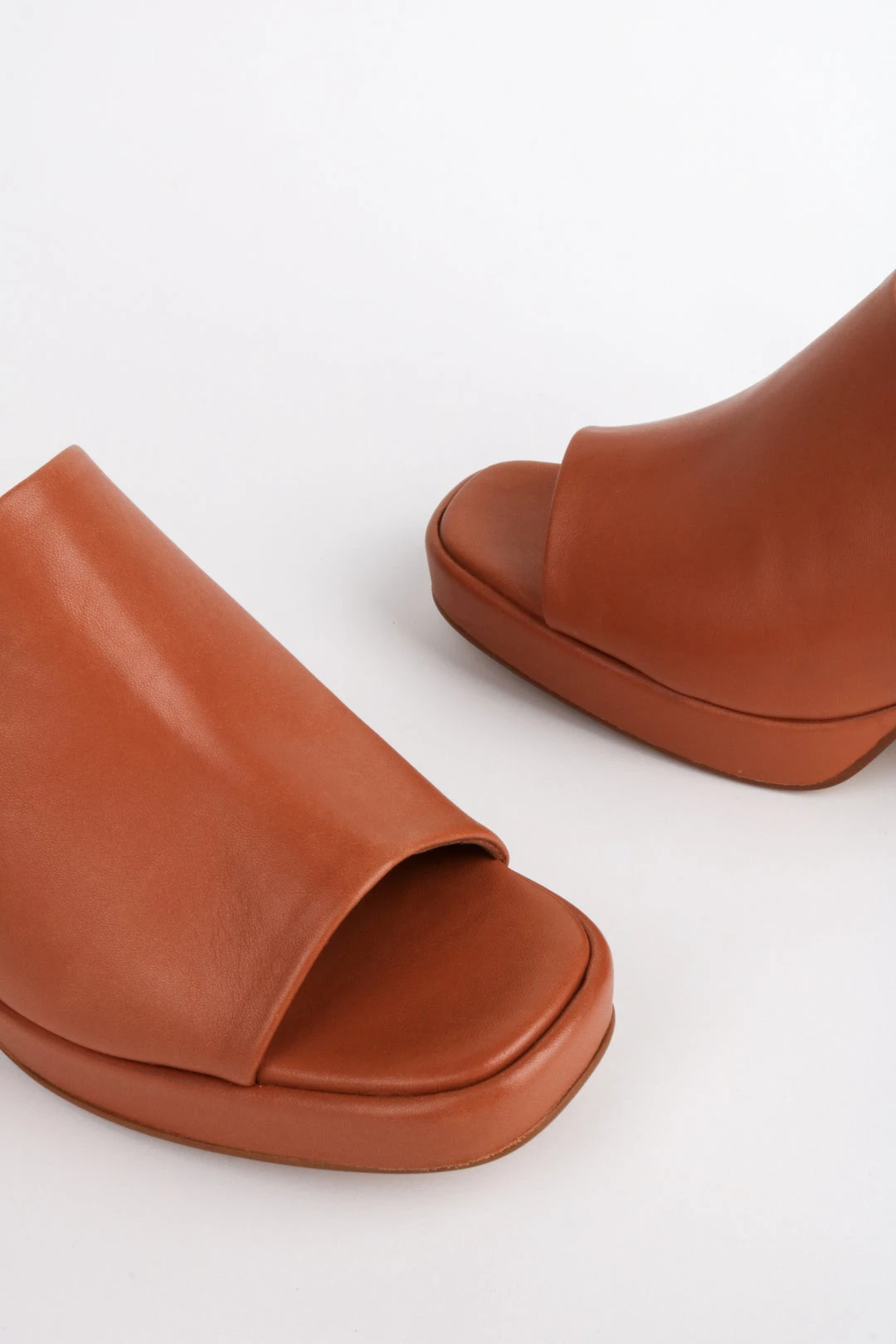 Intentionally Blank TRILOGY PLATFORM MULE Whiskey NEW ARRIVALS 7 Intentionally Blank TRILOGY PLATFORM MULE Whiskey NEW ARRIVALS