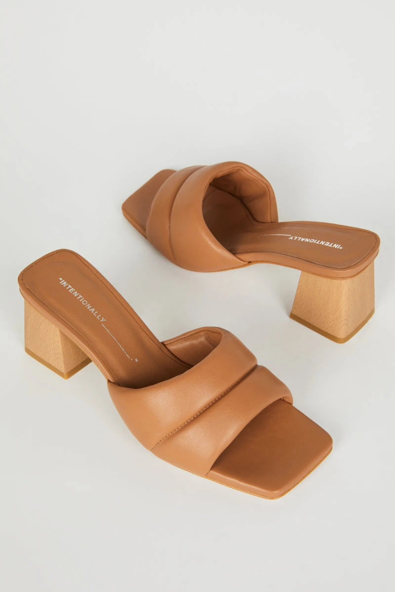 Intentionally Blank TABBI HEEL Whiskey NEW ARRIVALS 3 Intentionally Blank TABBI HEEL Whiskey NEW ARRIVALS