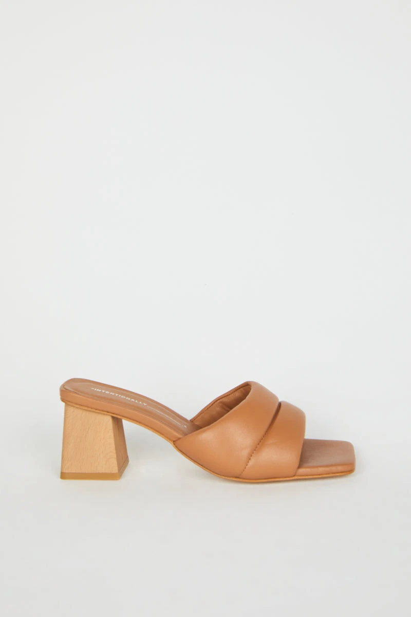 Intentionally Blank TABBI HEEL Whiskey NEW ARRIVALS 7 Intentionally Blank TABBI HEEL Whiskey NEW ARRIVALS