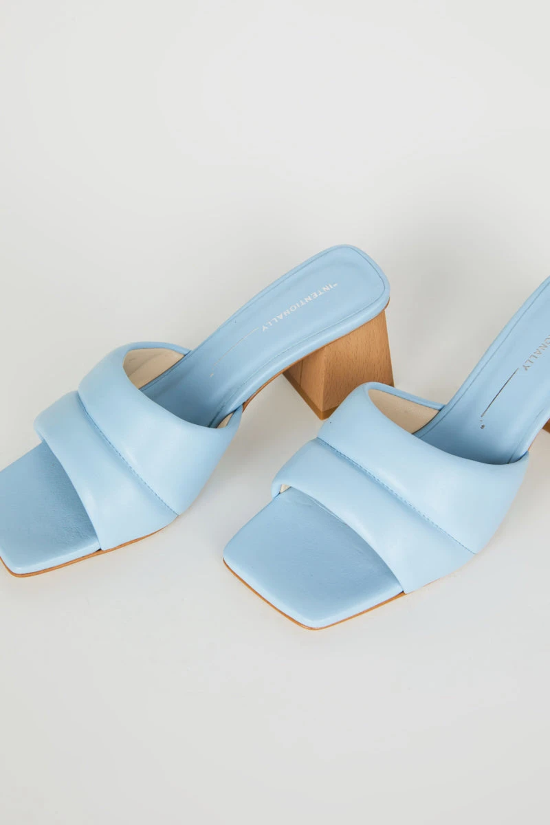 Intentionally Blank TABBI HEEL Sky NEW ARRIVALS 6 Intentionally Blank TABBI HEEL Sky NEW ARRIVALS