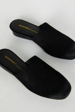 Intentionally Blank TOUCH SLIP ON Black NEW SHOES