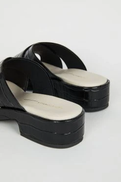 Intentionally Blank VONDA SANDAL Black