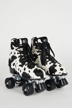 Intentionally Blank IB ROLLER SKATES WHIP IT ROLLER SKATE Black Moo