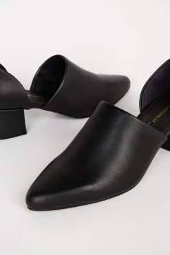 Intentionally Blank SHOES PERF-HI HEEL Black