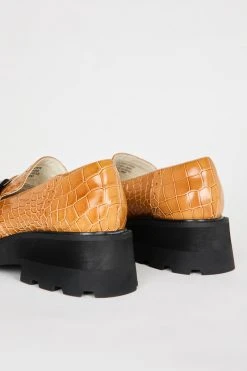 Intentionally Blank TORONTO LOAFER Tan