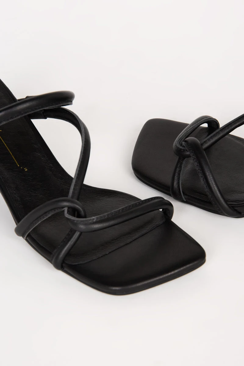 Intentionally Blank WILLOW HEELED SANDAL Black 6 Intentionally Blank WILLOW HEELED SANDAL Black