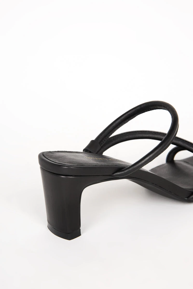 Intentionally Blank WILLOW HEELED SANDAL Black 7 Intentionally Blank WILLOW HEELED SANDAL Black